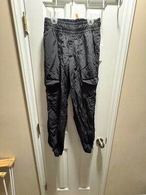 Old Navy Active Cargo Pants